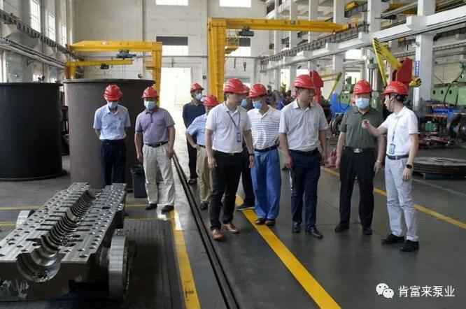 董事长、总经理陈迪，党委副书记黎宇明陪同调研组一行参观江南app体育登录入口-(中国)官方网站展览室